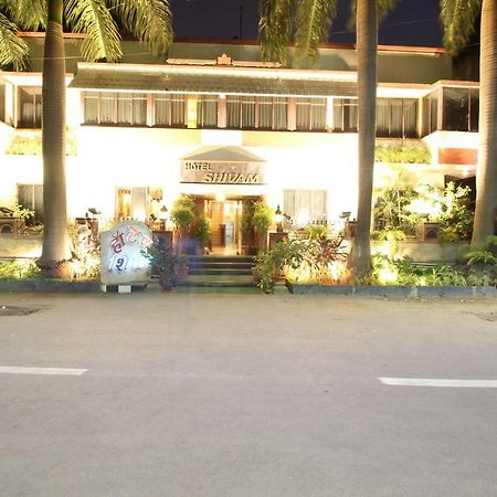 Hotel Shivam Poona Buitenkant foto