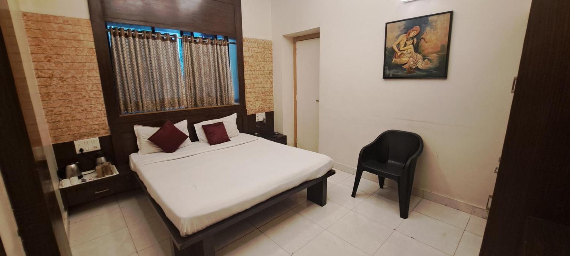 Hotel Shivam Poona Buitenkant foto