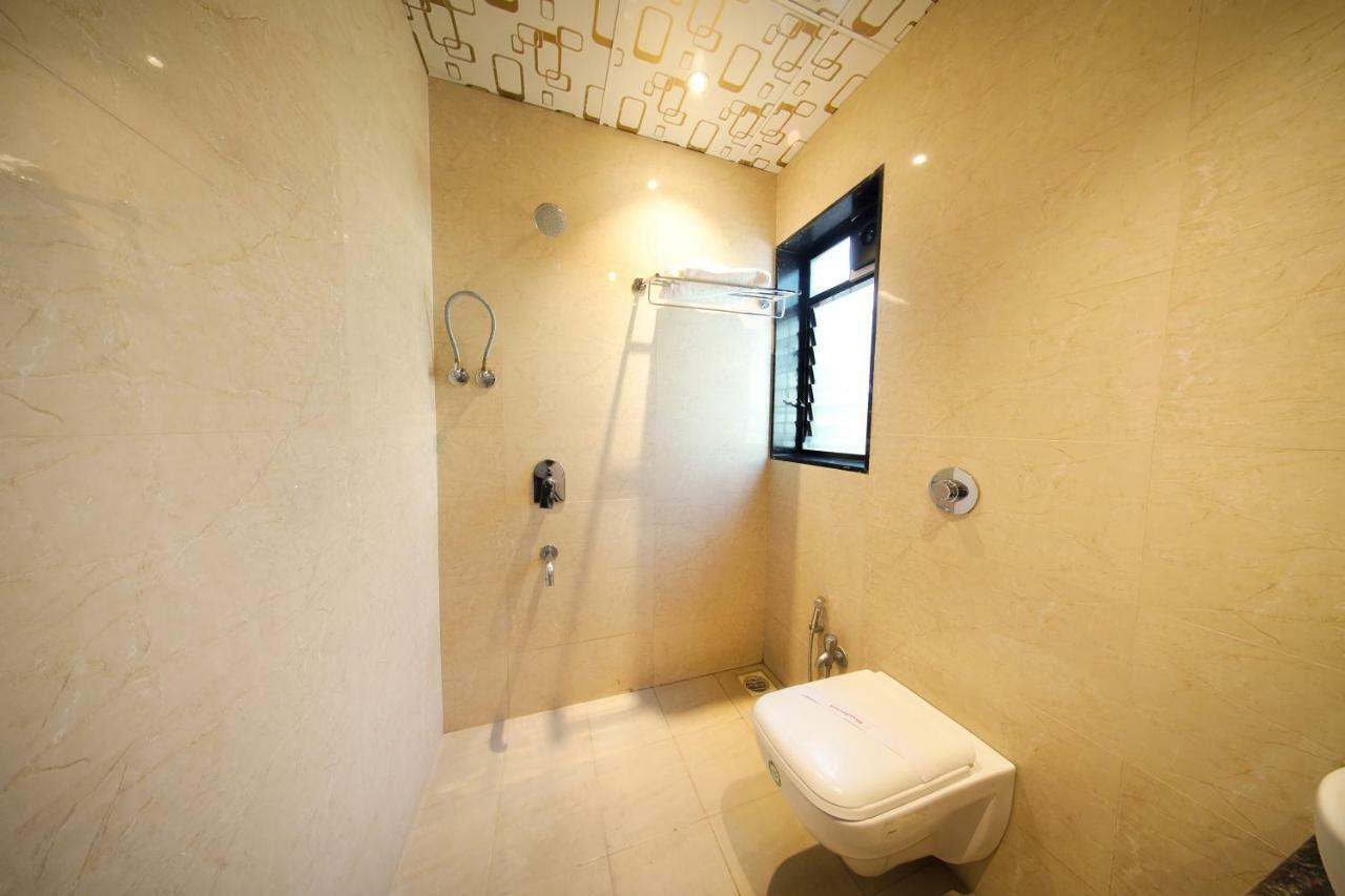 Hotel Shivam Poona Buitenkant foto